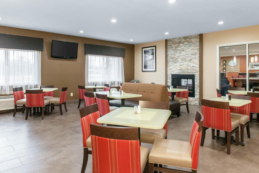 คอมฟอร์ต สวีท เทราโฮต ยูนิเวอร์ซิตี้แอเรีย Hotel Terre Haute ภายนอก รูปภาพ