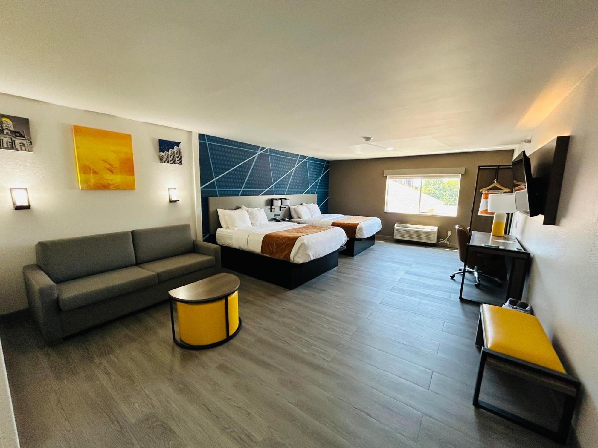 คอมฟอร์ต สวีท เทราโฮต ยูนิเวอร์ซิตี้แอเรีย Hotel Terre Haute ภายนอก รูปภาพ