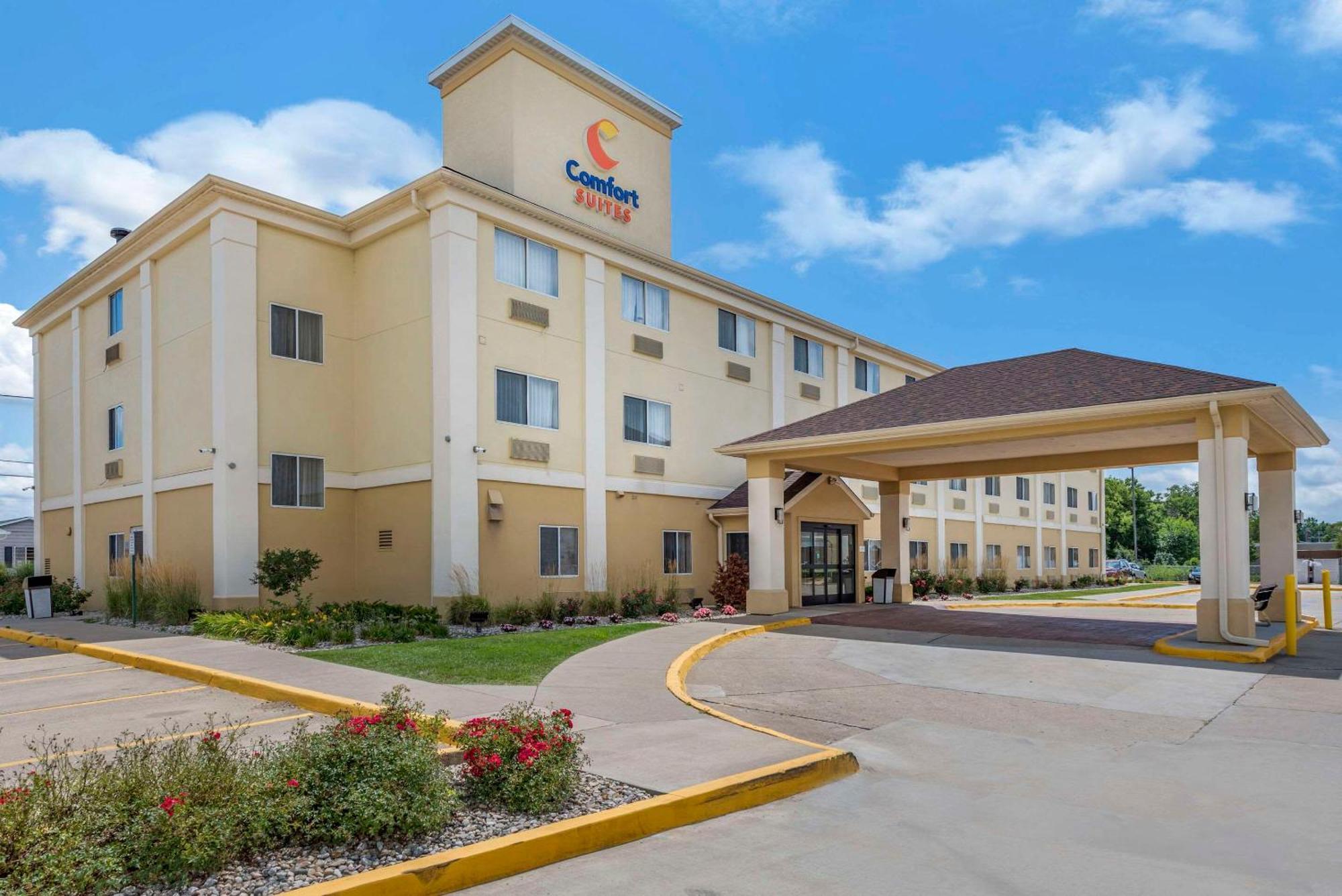 คอมฟอร์ต สวีท เทราโฮต ยูนิเวอร์ซิตี้แอเรีย Hotel Terre Haute ภายนอก รูปภาพ