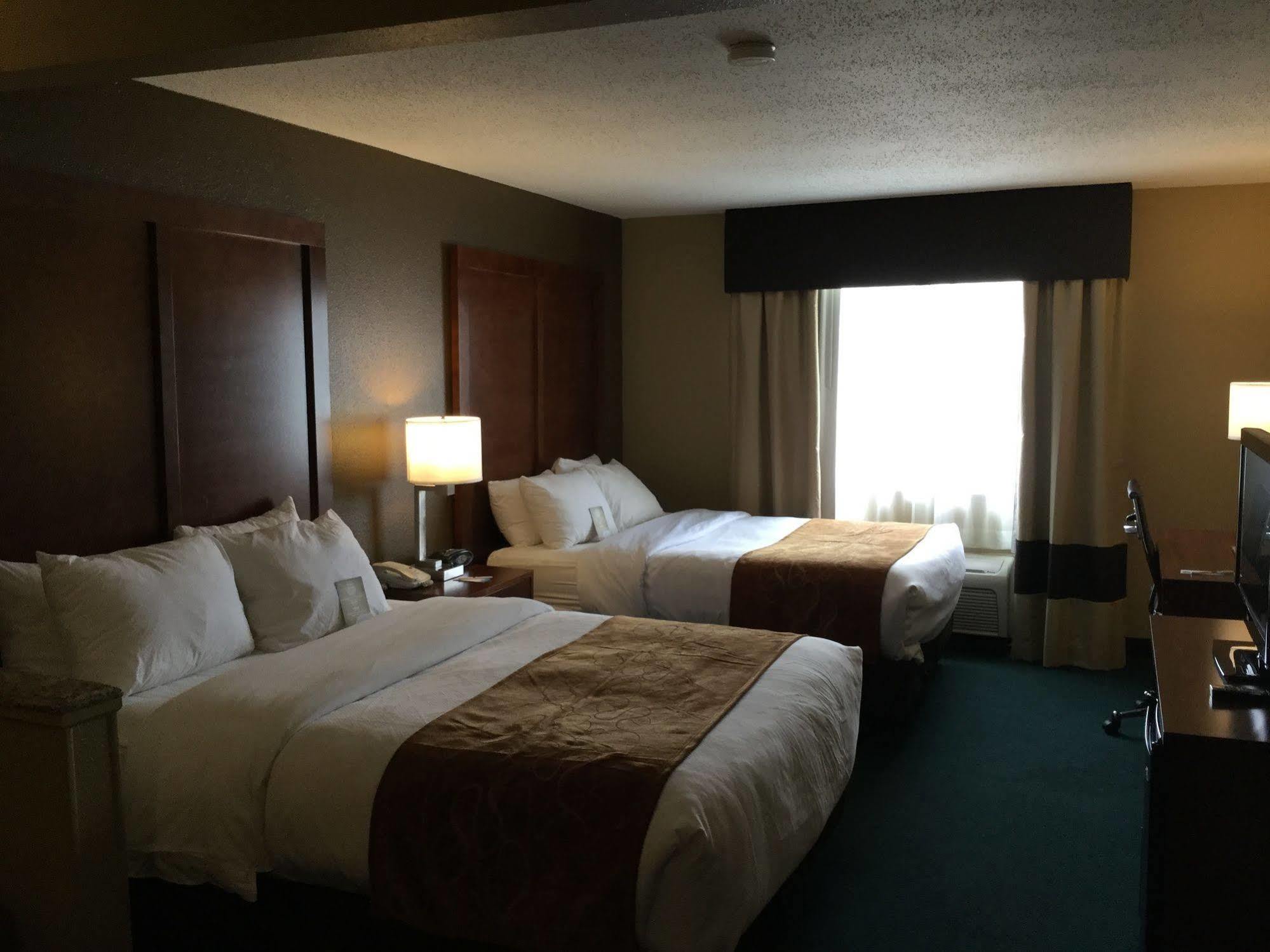 คอมฟอร์ต สวีท เทราโฮต ยูนิเวอร์ซิตี้แอเรีย Hotel Terre Haute ภายนอก รูปภาพ